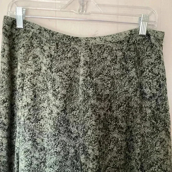 Jones New York 100% Silk Midi Skirtt Size 10 abstract Print black& green - Picture 2 of 7